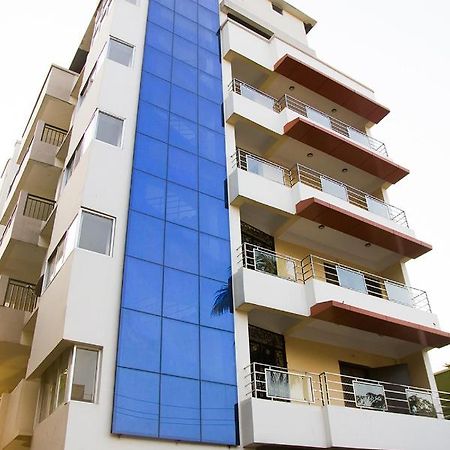 Hotel Park Riviera Guwahati Exterior foto
